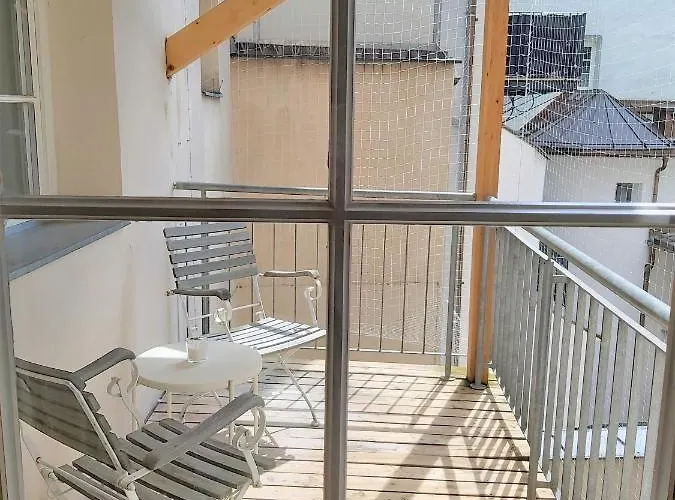 Apartment Center Golden Roof 8 *