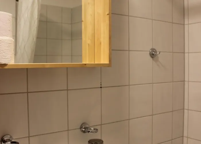 Center Golden Roof 8 *