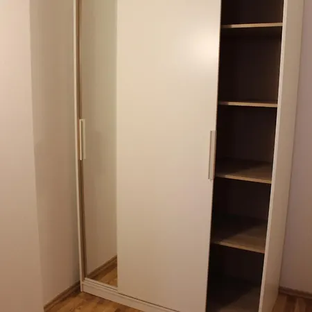 Center Golden Roof 8 Apartment