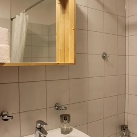 Center Golden Roof 8 *