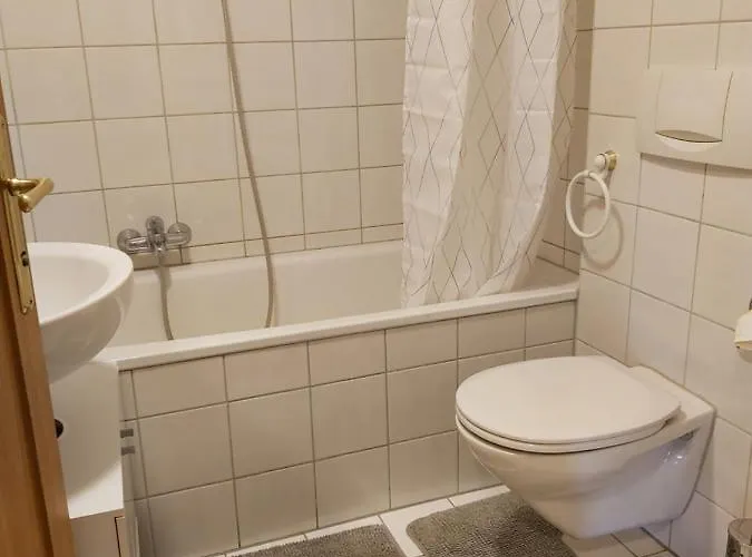 Center Golden Roof 8 *