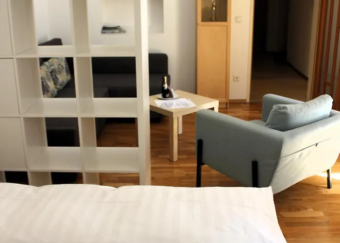 Center Golden Roof 8 Инсбрук